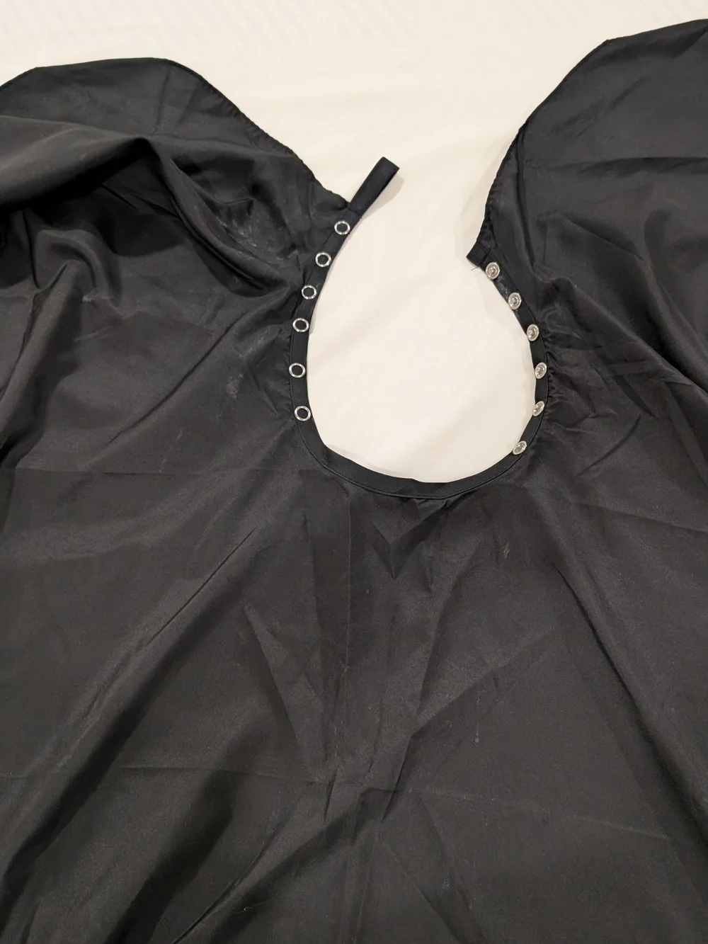 Professional Salon Hair Cutting Cape Barbers Or Home Use Waterproof Hairdressing